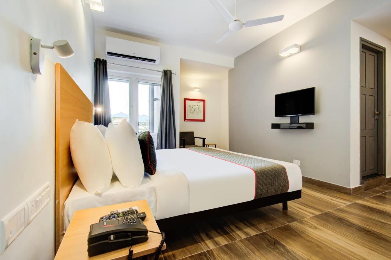 Oyo Townhouse 061 Gcda Kakkanad Signal 호텔 Kochi 외부 사진