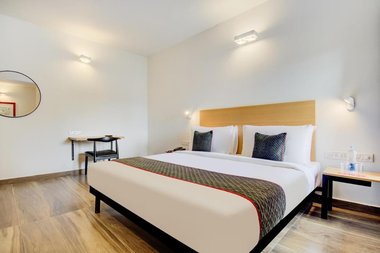 Oyo Townhouse 061 Gcda Kakkanad Signal 호텔 Kochi 외부 사진
