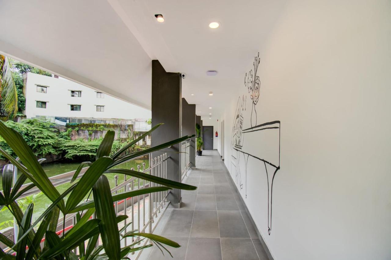 Oyo Townhouse 061 Gcda Kakkanad Signal 호텔 Kochi 외부 사진