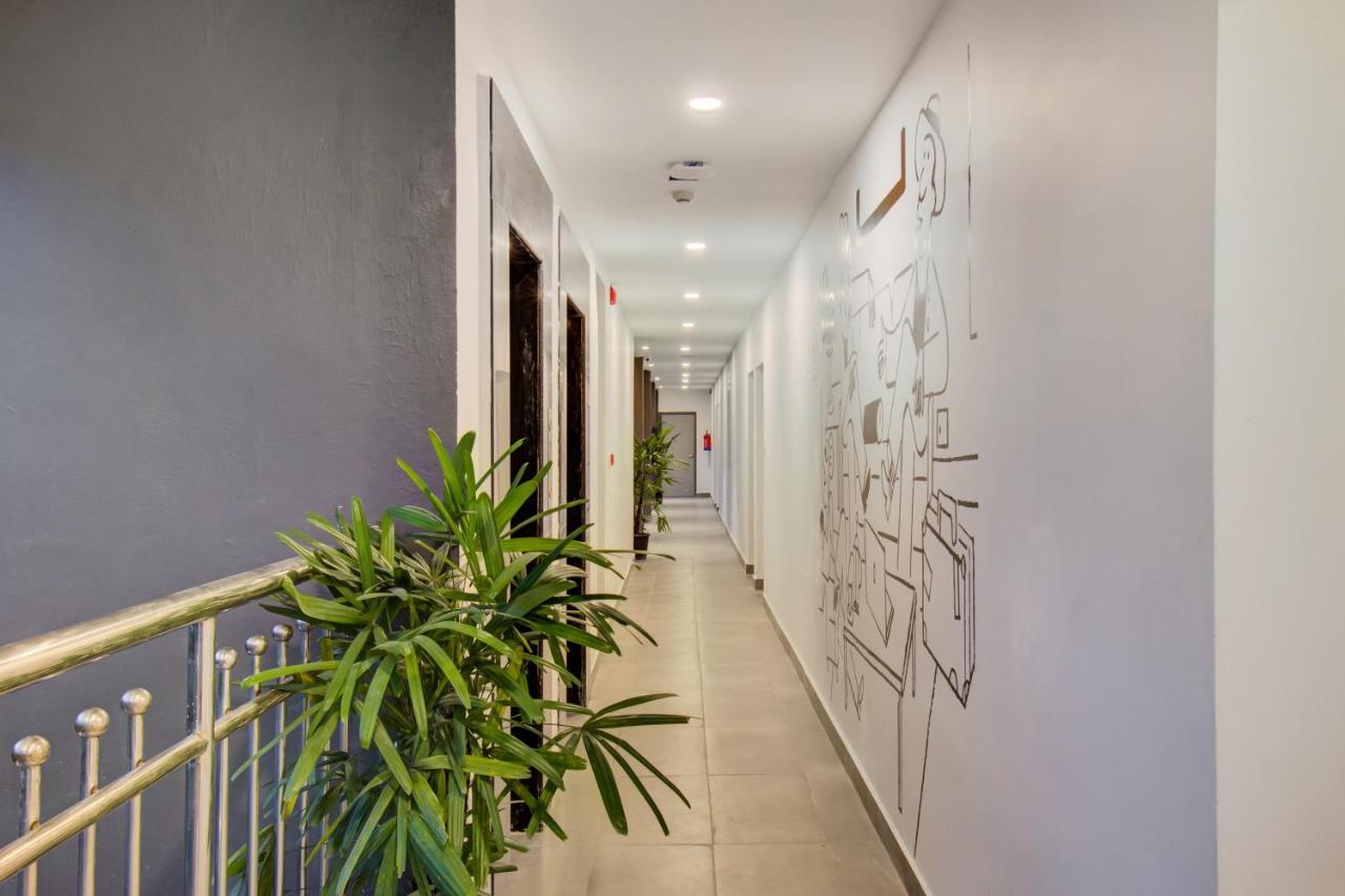 Oyo Townhouse 061 Gcda Kakkanad Signal 호텔 Kochi 외부 사진