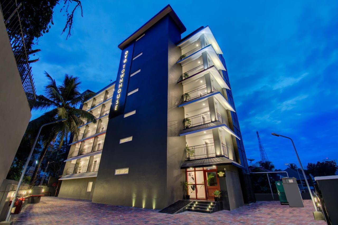 Oyo Townhouse 061 Gcda Kakkanad Signal 호텔 Kochi 외부 사진