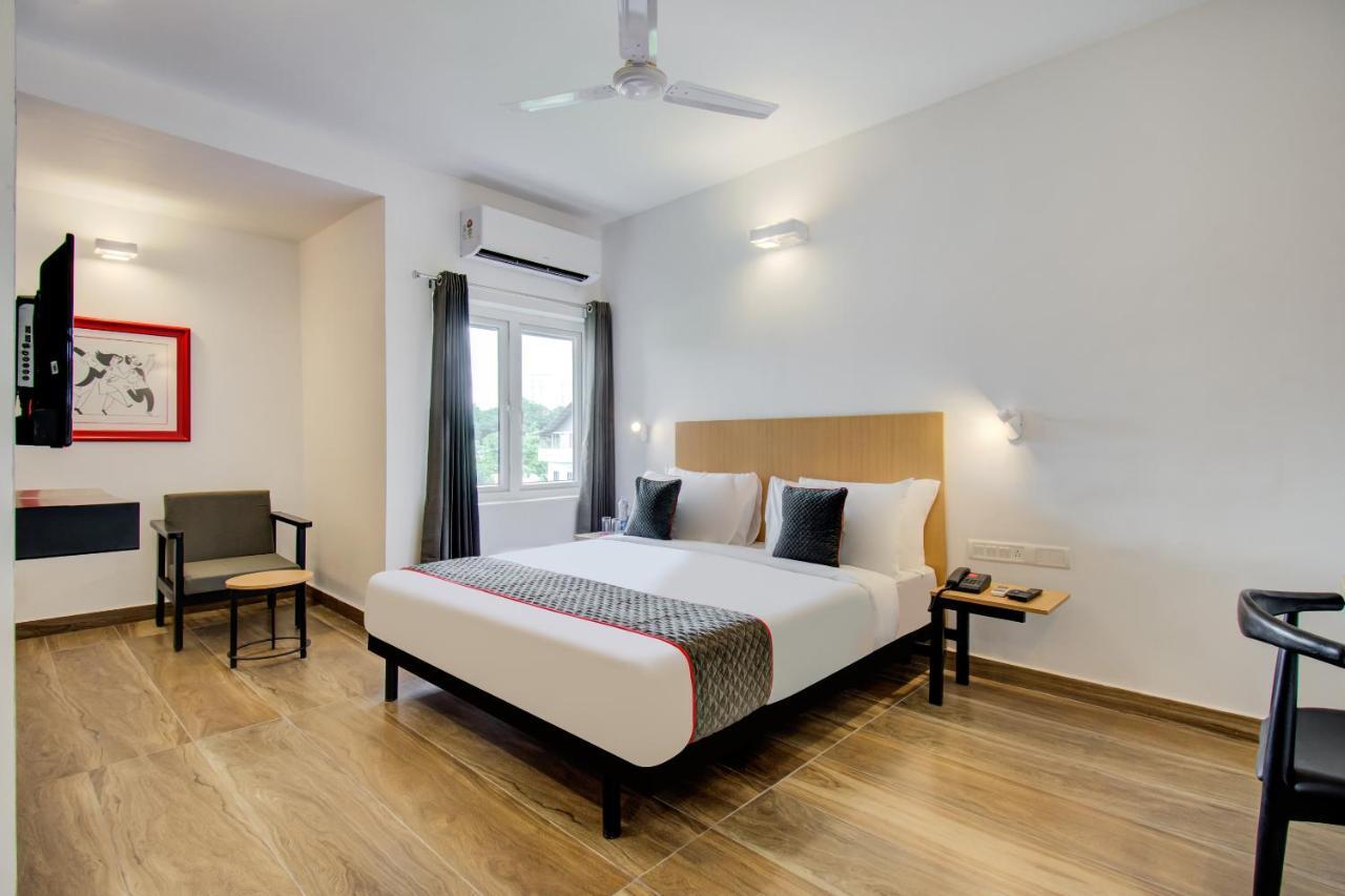 Oyo Townhouse 061 Gcda Kakkanad Signal 호텔 Kochi 외부 사진